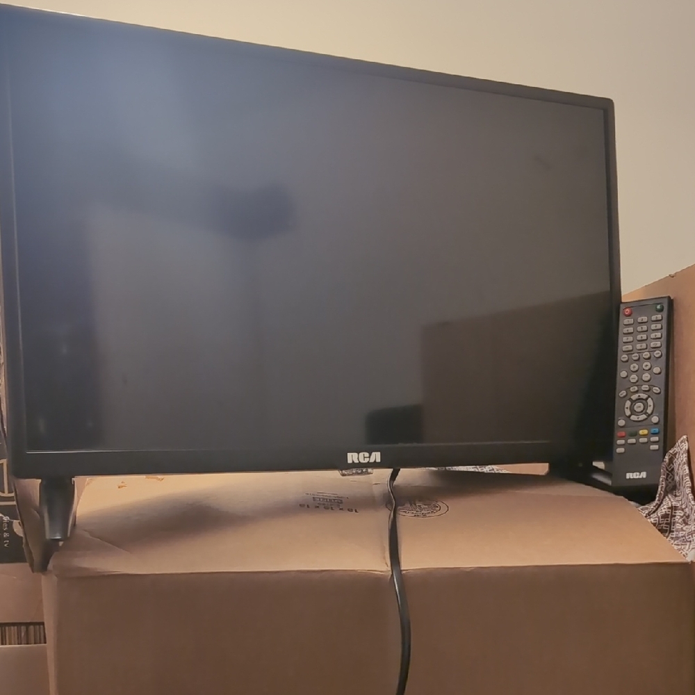RCA Black Flat Screen TV with Remote Control 23